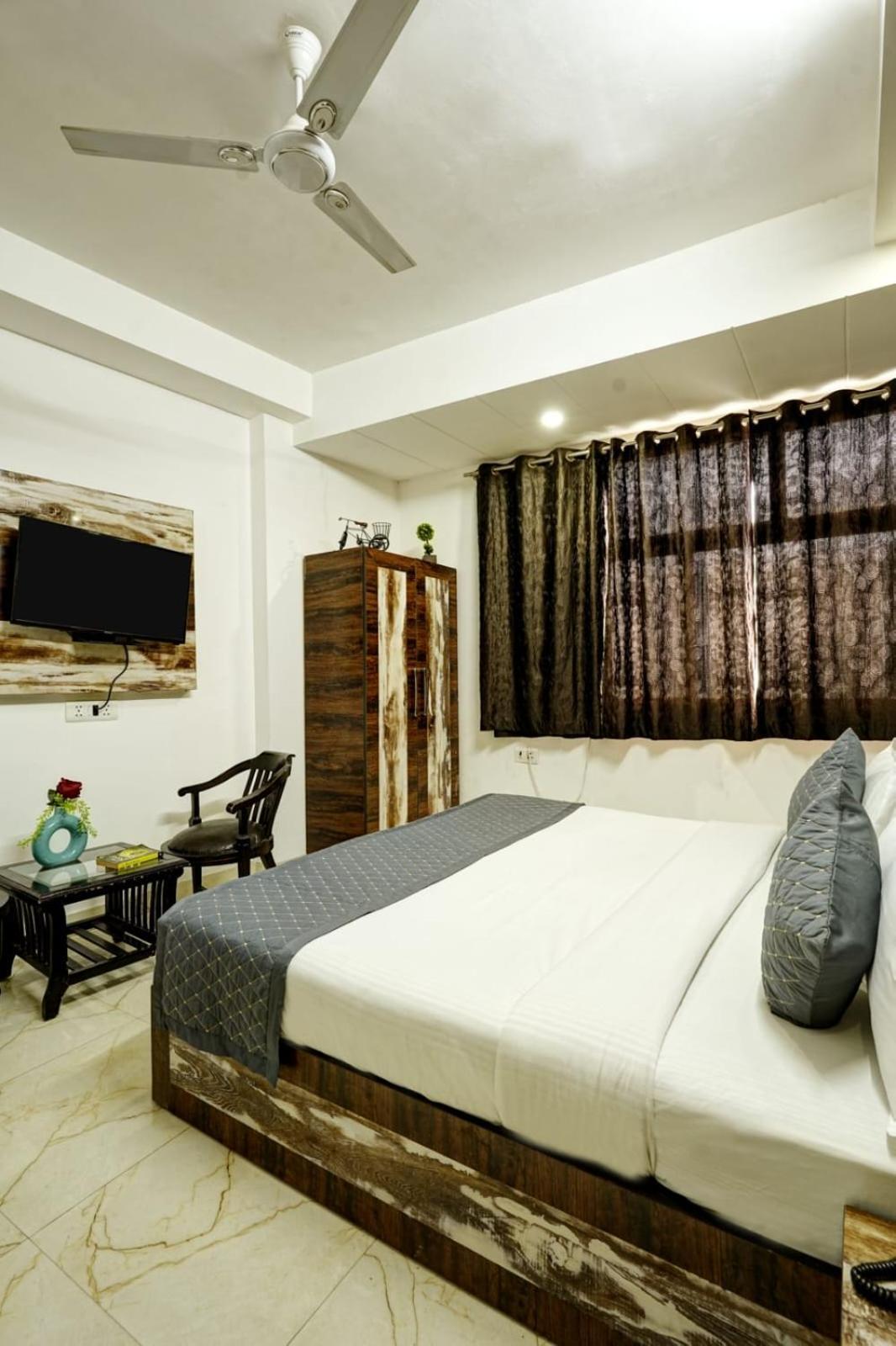 Airport Vijay Palace Near Aerocity Delhi Airport New Delhi